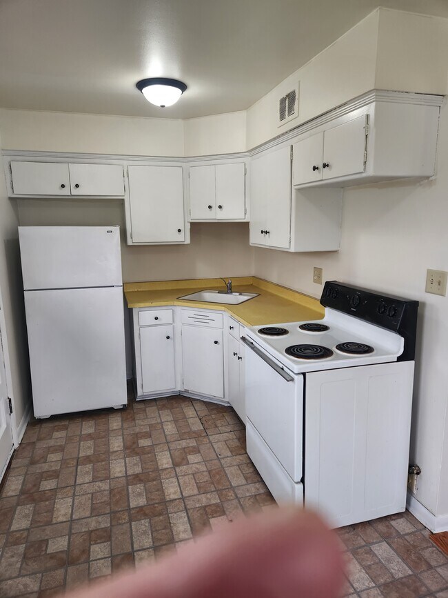 2390 S 92nd St, Unit 2390 S. 92nd St. in West Allis, WI - Building Photo - Building Photo