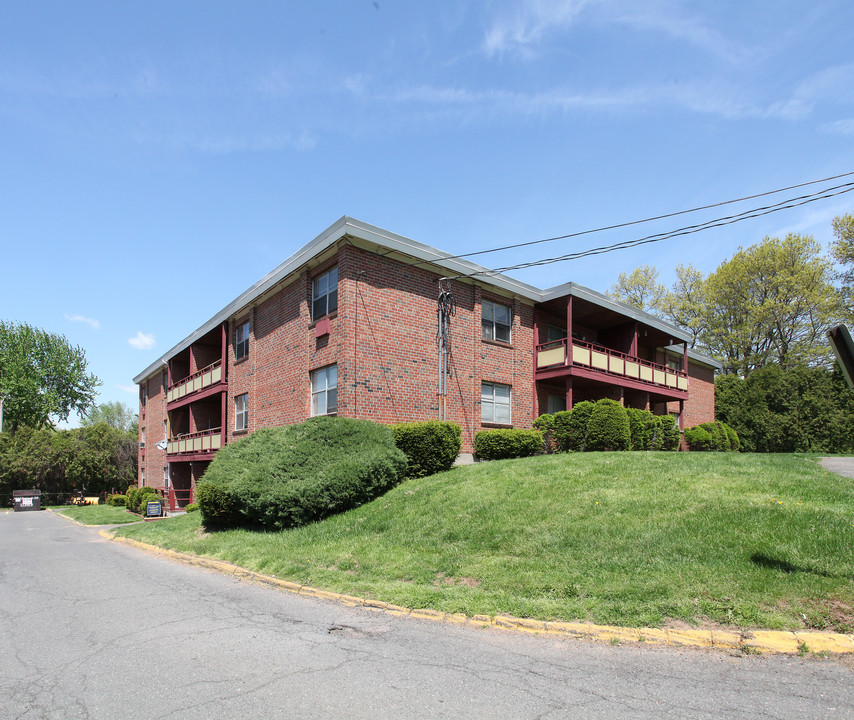 Parkview Garden in East Hartford, CT - Building Photo