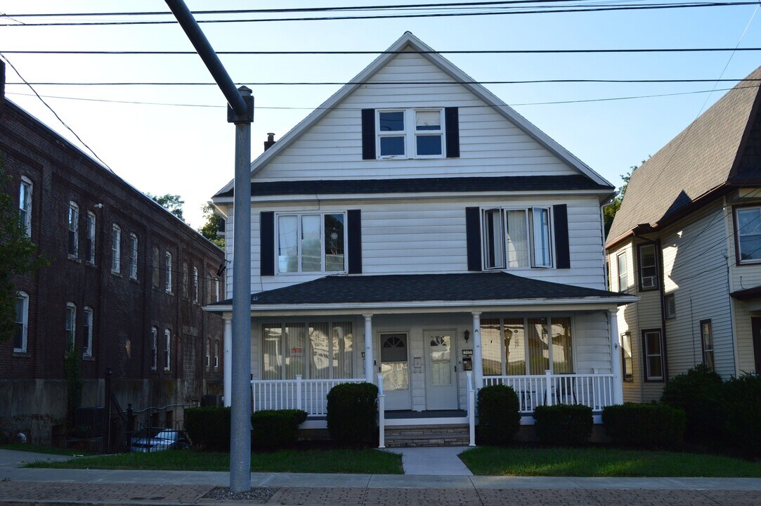 245 S Main St, Unit A in Pittston, PA - Building Photo