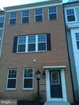 25631 Pleasant Valley Rd in Chantilly, VA - Building Photo