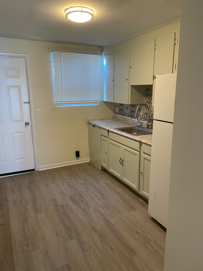 property at 3416 N Lee St