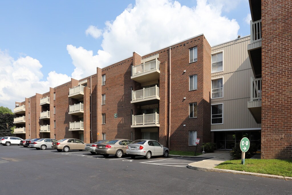 St. Regis Apartments in Philadelphia, PA