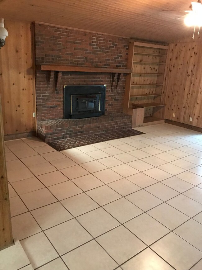 5521 Westview Ln in Tallahassee, FL - Building Photo - Building Photo