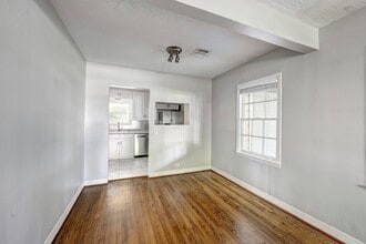 4909 Cedar St in Bellaire, TX - Building Photo - Building Photo