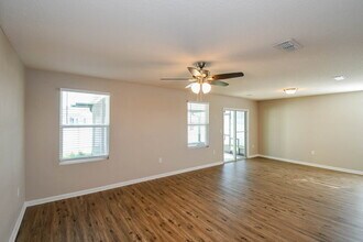 2226 Pebble Point Dr in Green Cove Springs, FL - Foto de edificio - Building Photo