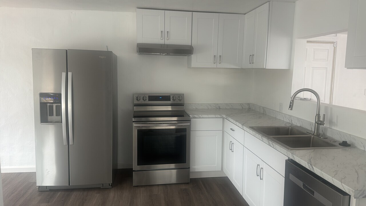 1845 Olive St in Ramona, CA - Building Photo