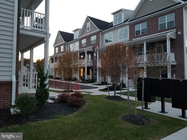 property at 754 W 2nd St