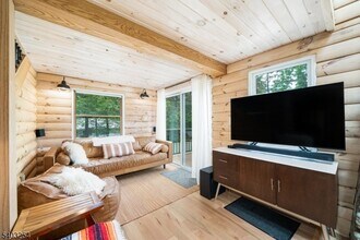 30 Onteora Rd in Highland Lakes, NJ - Building Photo - Building Photo