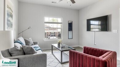 8200 Clarksprings Dr in Dallas, TX - Building Photo - Building Photo