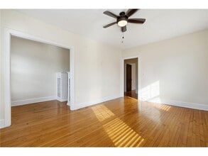 220 E 19th St in Minneapolis, MN - Building Photo - Building Photo