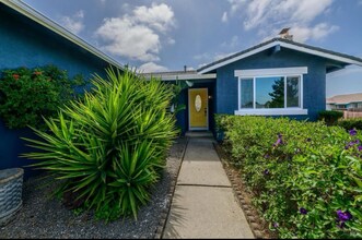 200 Saint Olaf Way in Vallejo, CA - Building Photo - Building Photo