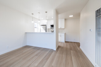 3761 Harrison Street Apartments in Oakland, CA - Foto de edificio - Interior Photo