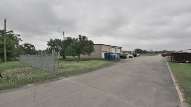 5702 John Martin Rd in Baytown, TX - Building Photo - Building Photo