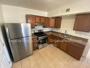 5837 E 24th St in Tucson, AZ - Building Photo - Building Photo