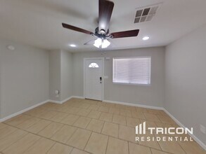 7302 W Heatherbrae Dr in Phoenix, AZ - Building Photo - Building Photo