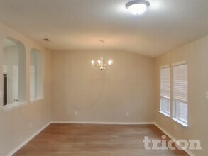 425 Longshore Dr in Little Elm, TX - Foto de edificio - Building Photo