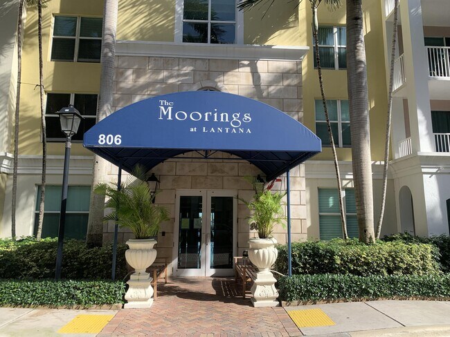 property at 806 E Windward Way