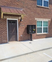 815 Howard St in Clarksville, TN - Foto de edificio - Building Photo