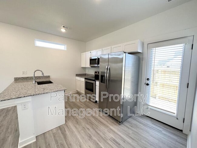 1070 Boardwalk Ave in Centerton, AR - Building Photo - Building Photo