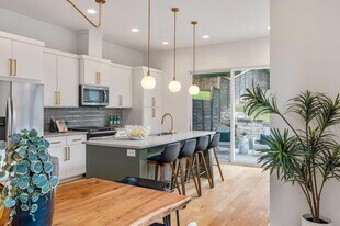 1301 Cometa St, Unit A in Austin, TX - Building Photo