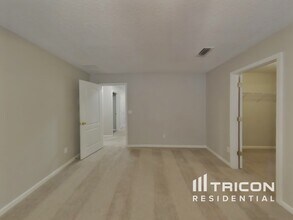 746 Roland Lakes Dr in Jacksonville, FL - Building Photo - Building Photo