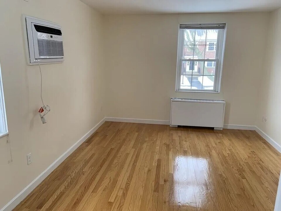 30 Captain Parker Arms in Lexington, MA - Building Photo
