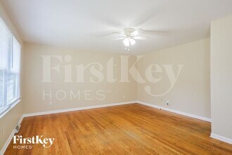 243 S 17th St in St. Charles, IL - Building Photo - Building Photo
