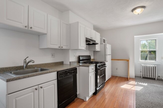 6 Dwight St, Unit 4