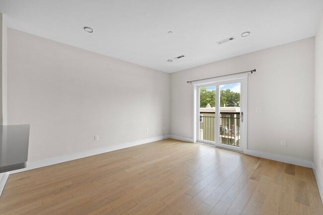 1975 Massachusetts Ave in Cambridge, MA - Building Photo - Building Photo