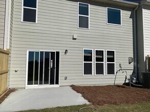 2770 Port Bow Ln in Cumming, GA - Foto de edificio - Building Photo