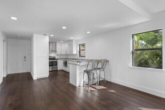 13388 Polo Rd W in Wellington, FL - Building Photo - Building Photo