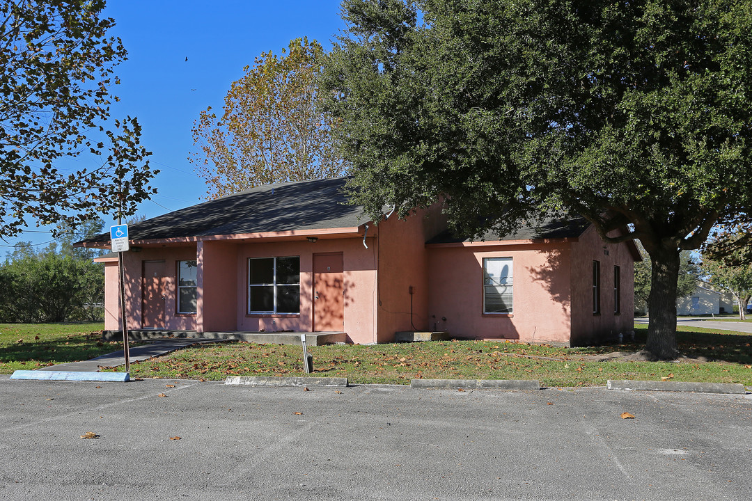 Doveland Villas Apartments in Pahokee, FL - Building Photo