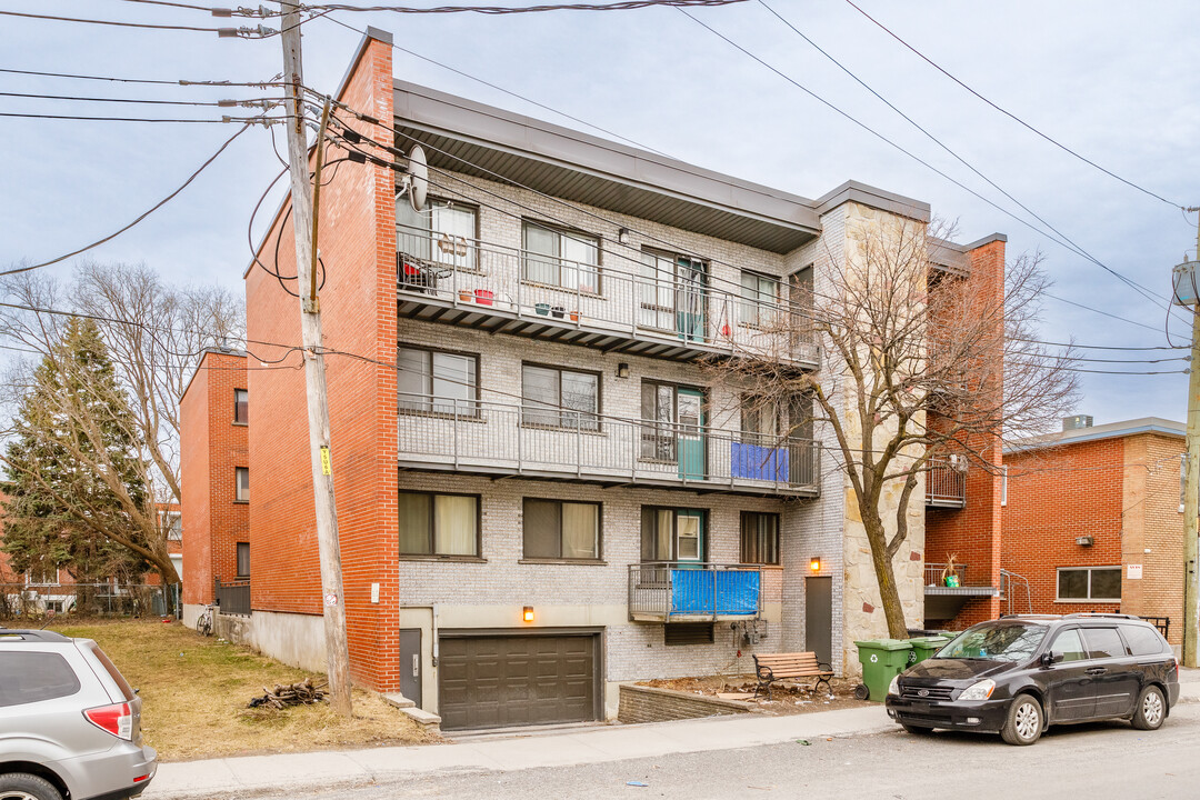 Habitations De Courtrai in Montréal, QC - Building Photo