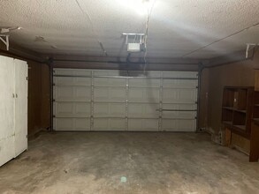 218 S Rimrock Rd in Enid, OK - Building Photo - Building Photo