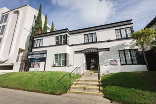 944 Tiverton Avenue in Los Angeles, CA - Building Photo