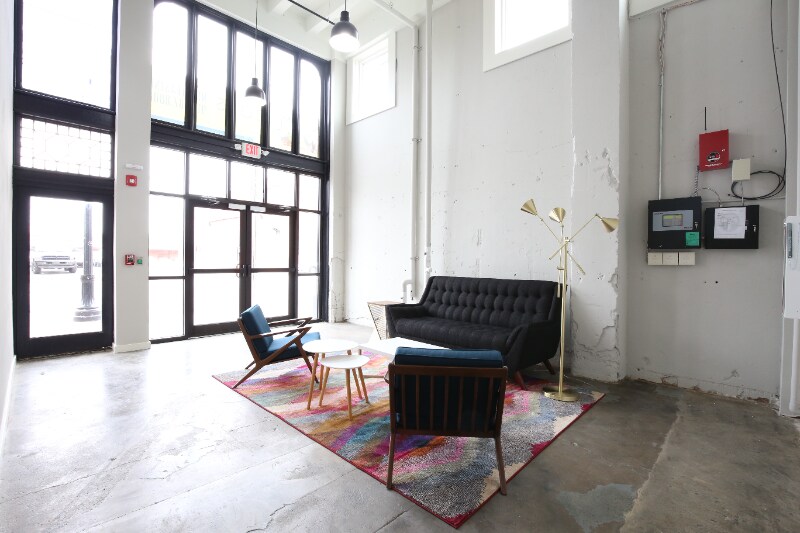 310 E 1st St in Tulsa, OK - Foto de edificio