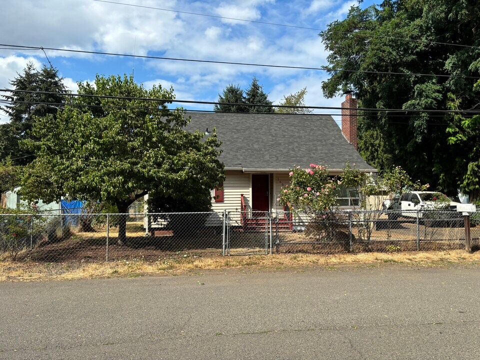 1606 NE Edge Park Dr, Unit Basement Apartment in Vancouver, WA - Building Photo