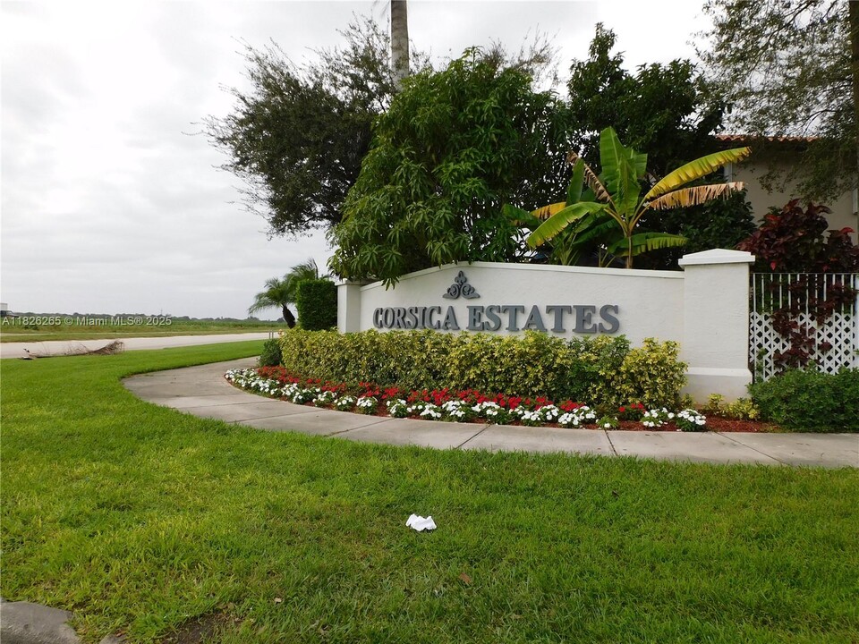 15002 SW 161st Pl in Miami, FL - Building Photo