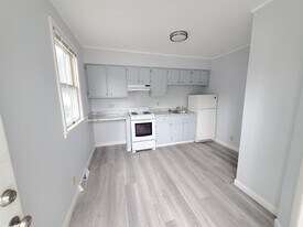 145 Highland Ave, Unit 1 in Somerville, MA - Building Photo