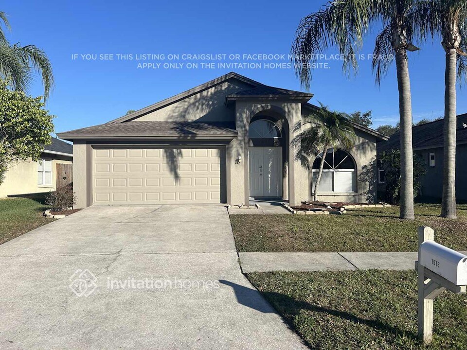 1916 Bridgehampton Pl in Brandon, FL - Building Photo