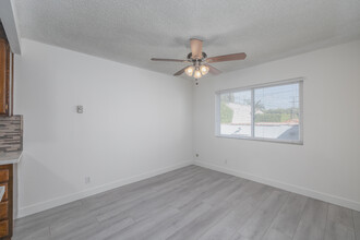 309 S Doheny Dr in Beverly Hills, CA - Building Photo - Interior Photo