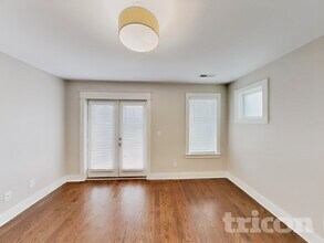 1212 Hillwood Private Cove in Nashville, TN - Foto de edificio - Building Photo