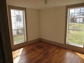 924 W 1st St in Webb City, MO - Foto de edificio - Building Photo