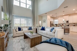 4801 Kings Castle Cir in Kissimmee, FL - Building Photo