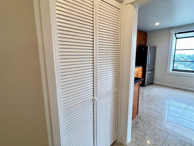 1360 Clayton St in San Francisco, CA - Building Photo - Building Photo