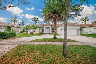 16418 NW 14th St in Pembroke Pines, FL - Building Photo