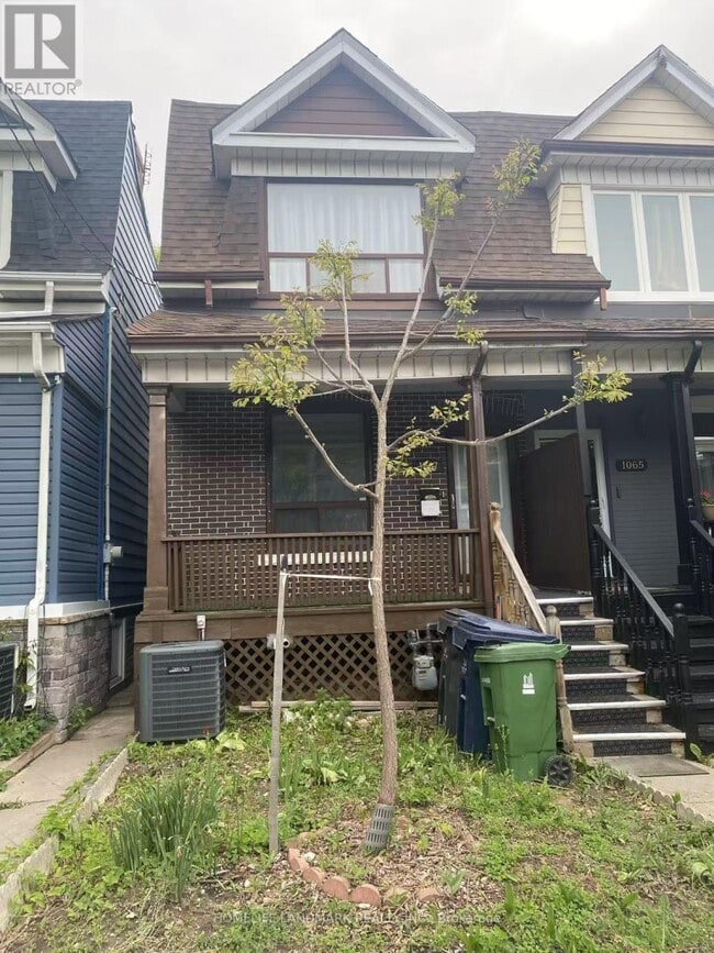 property at 1067 Dovercourt Rd
