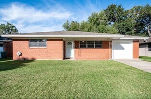 1908 Peachwood Dr in Pasadena, TX - Building Photo