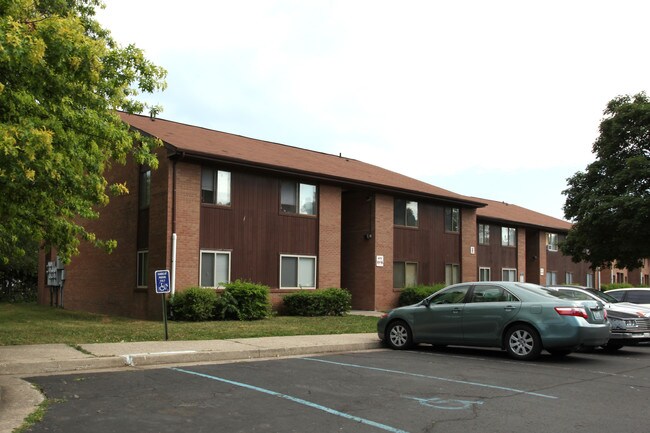 Coolavin Apartments in Lexington, KY - Foto de edificio - Building Photo