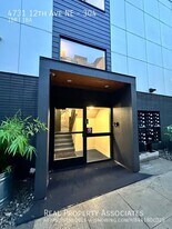 4731 12th Ave NE in Seattle, WA - Building Photo